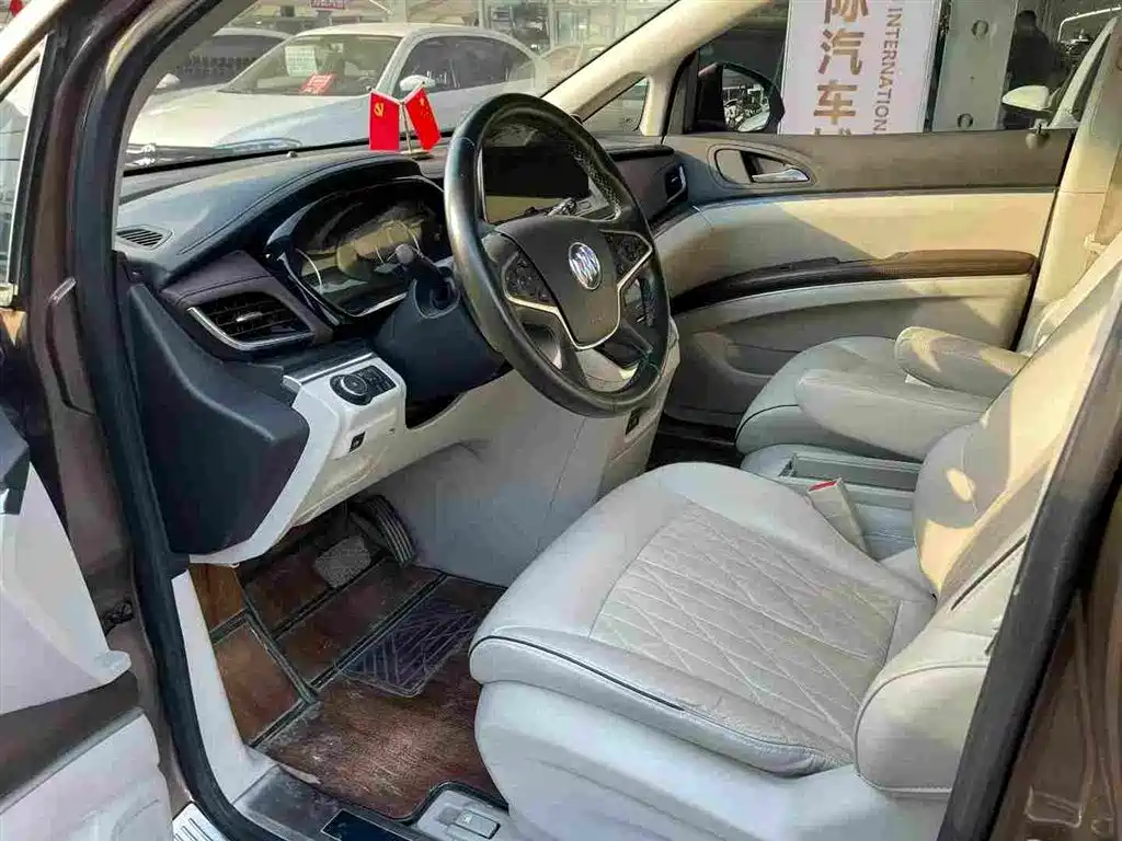 Buick GL8 2021 Land Business Class 652T Luxury фото 5