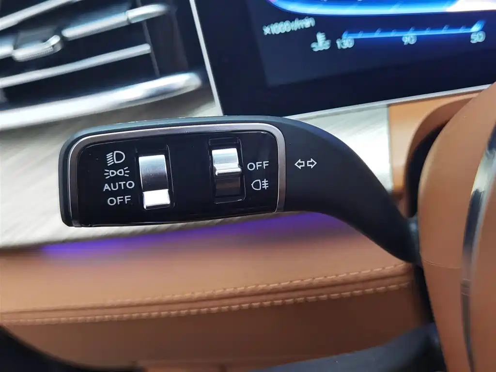 Hongqi H9 2020 2.0T Smart Connection Qi Chang Edition фото 21