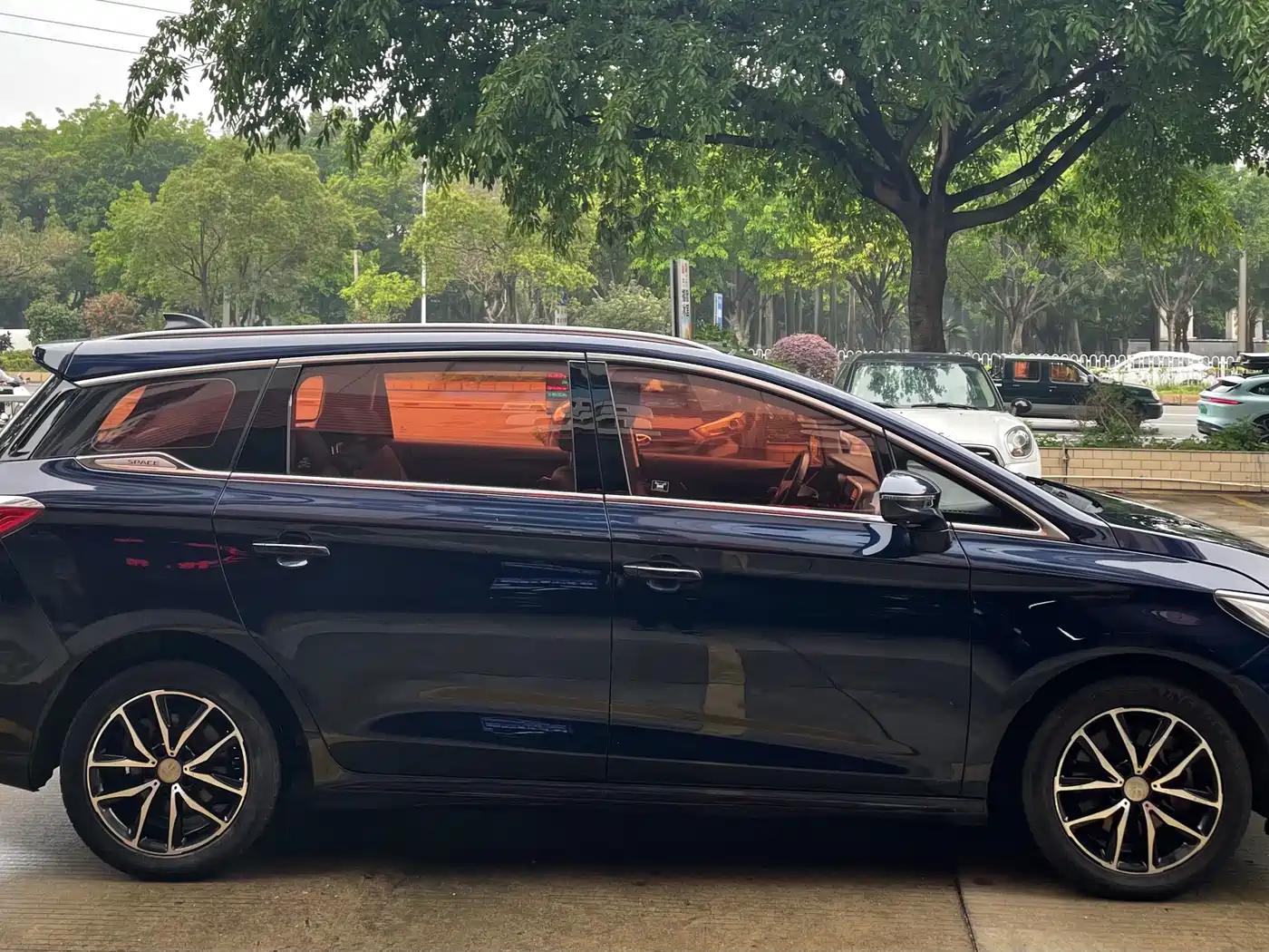 BYD Song MAX 2017 1.5T Auto Smart Elite 7-Seater фото 5
