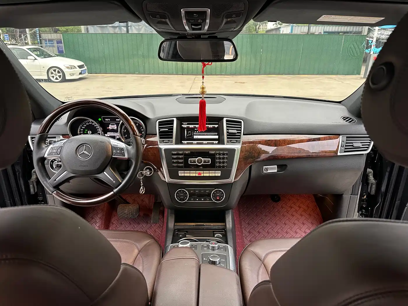 Mercedes-Benz M-Class 2012 Model ML 350 Luxury фото 13