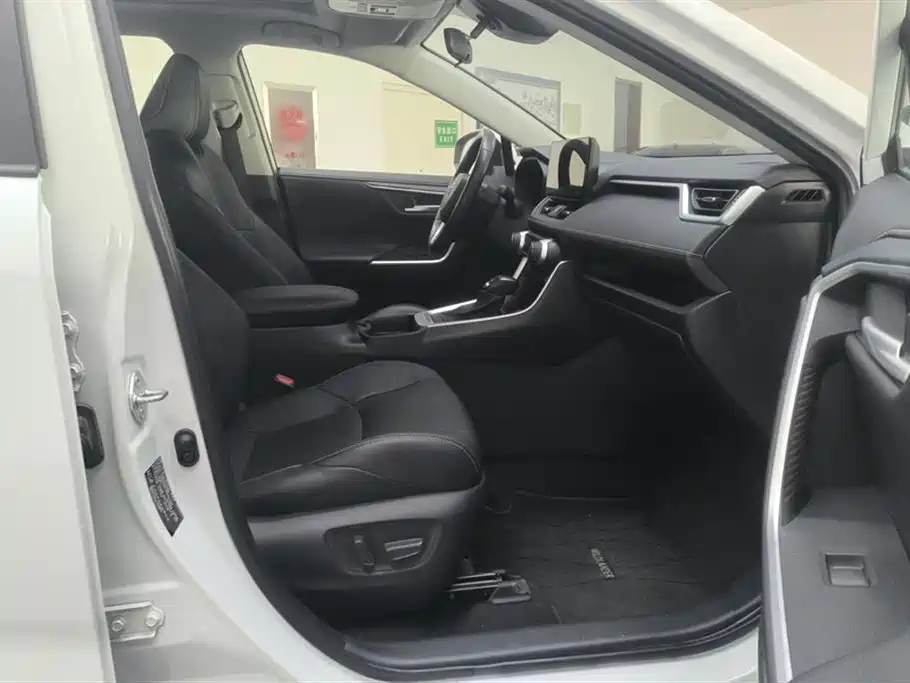 Toyota Wildlander 2023 2.0L CVT AWD Luxury PLUS фото 8