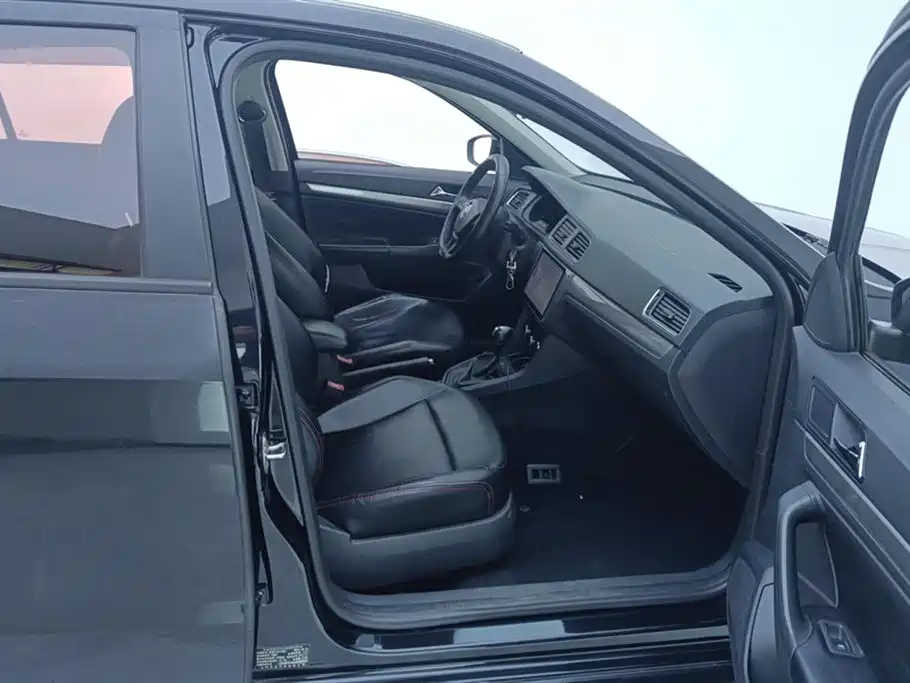 Volkswagen Lavida 2017 1.6L Automatic Trend Edition фото 8