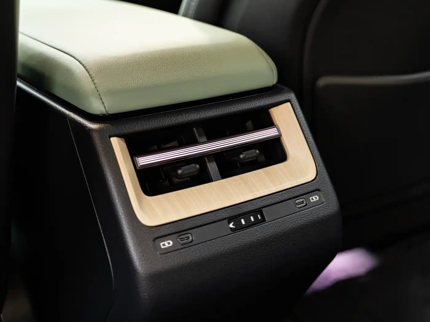 Lexus ES 2025 Model 300h Base Version фото 27