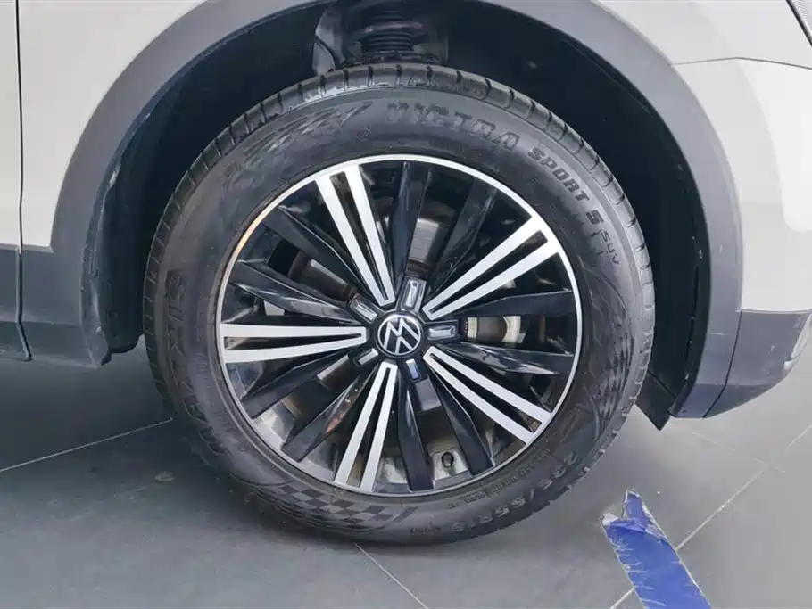 Volkswagen Tiguan L 2021 330TSI Automatic 2WD Smart фото 6