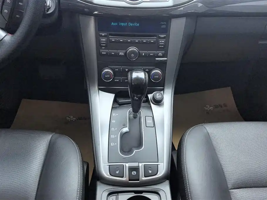 Chevrolet Captiva 2015 2.4L AWD Flagship 7-Seater фото 16