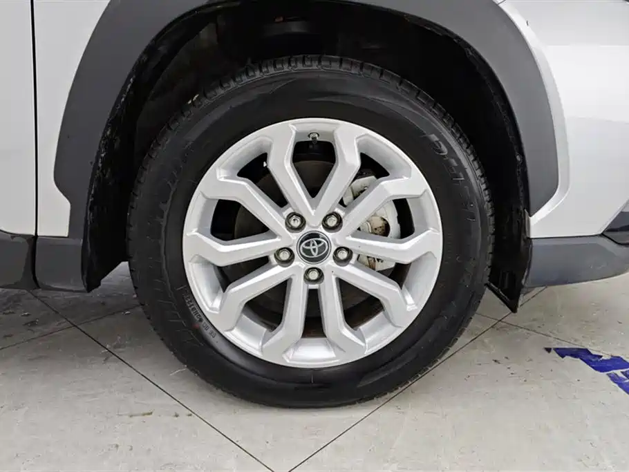 Toyota Frontlander 2023 2.0L CVT Leading Edition фото 6