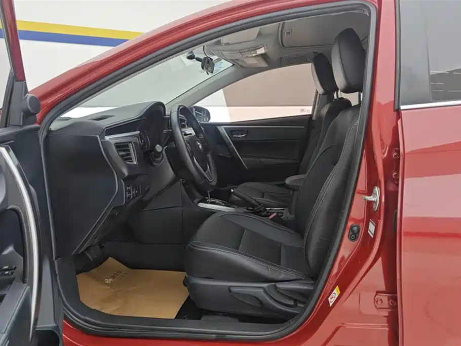Toyota Corolla 2014 1.6L CVT GL-i Leather Edition фото 9