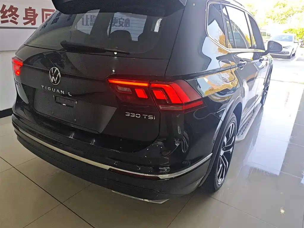 Volkswagen Tiguan L 2021 330TSI Automatic 2WD R-Line Premium фото 24