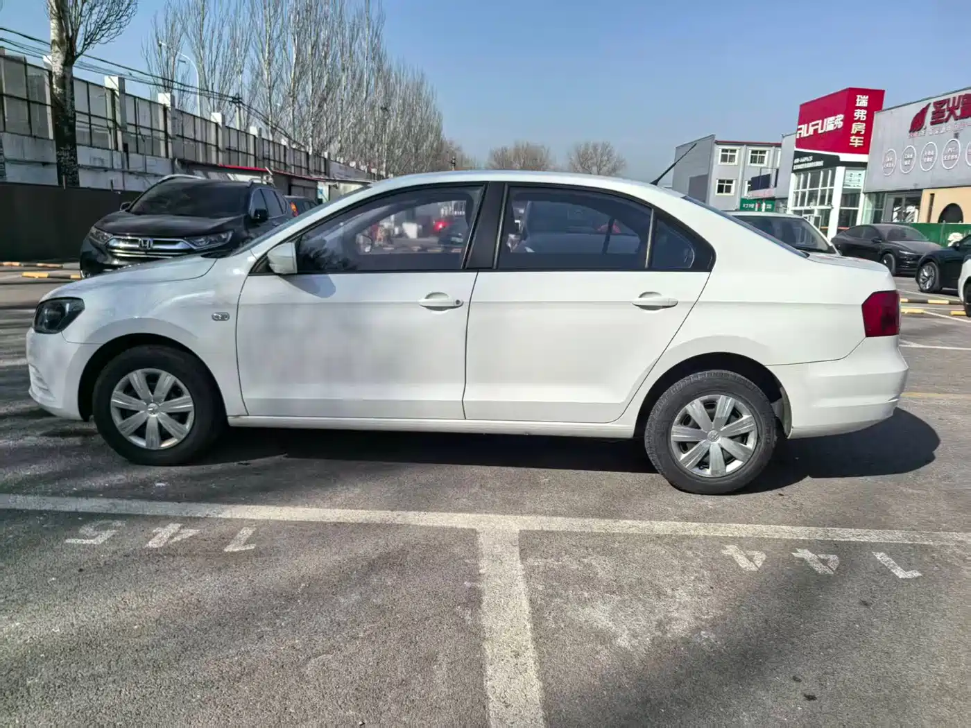 Volkswagen Jetta 2015 1.6L Manual Trend фото 7