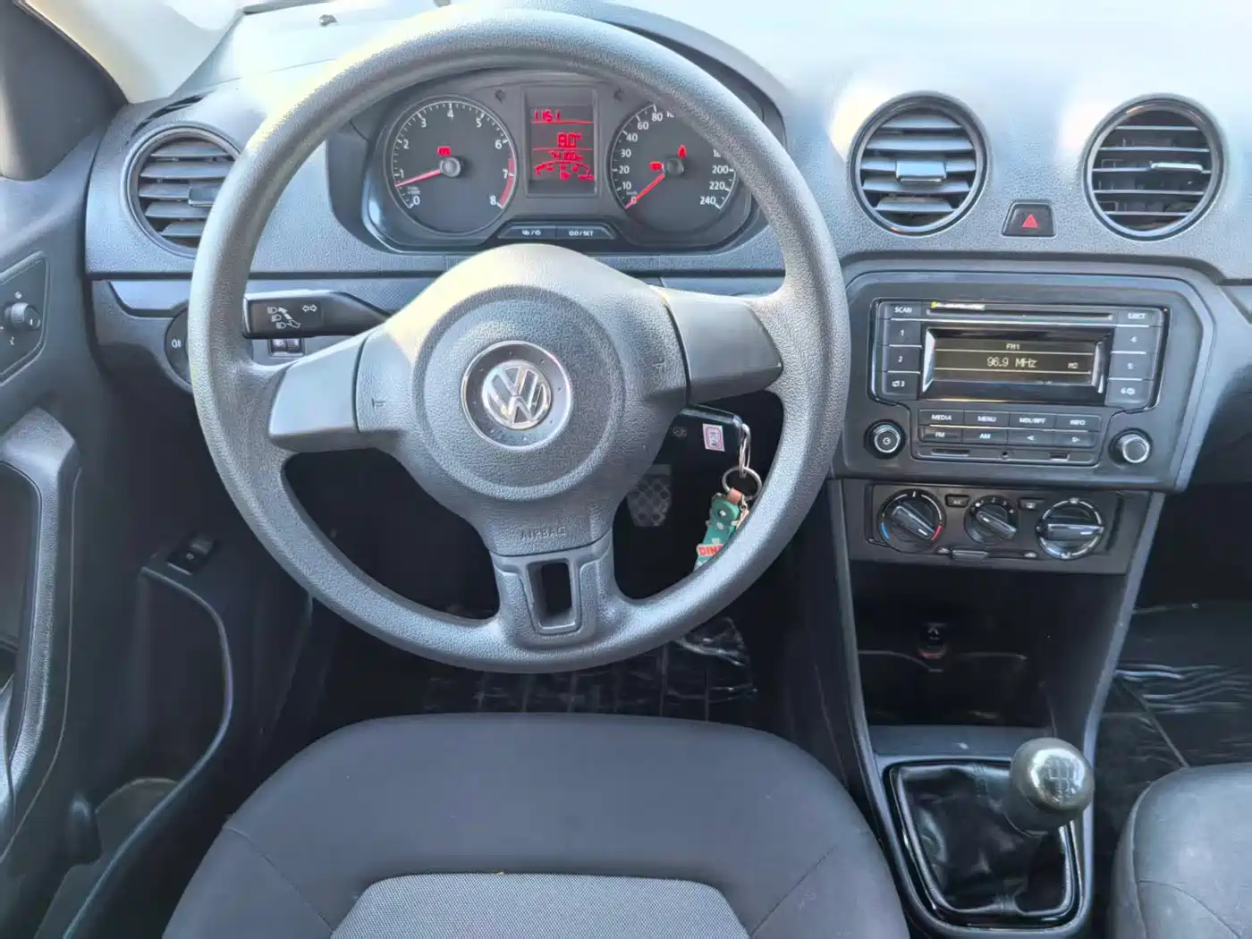 Volkswagen Jetta 2015 1.6L Manual Trend фото 19