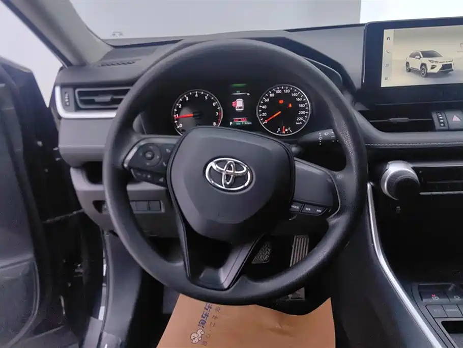Toyota Wildlander 2023 2.0L CVT FWD LE фото 15