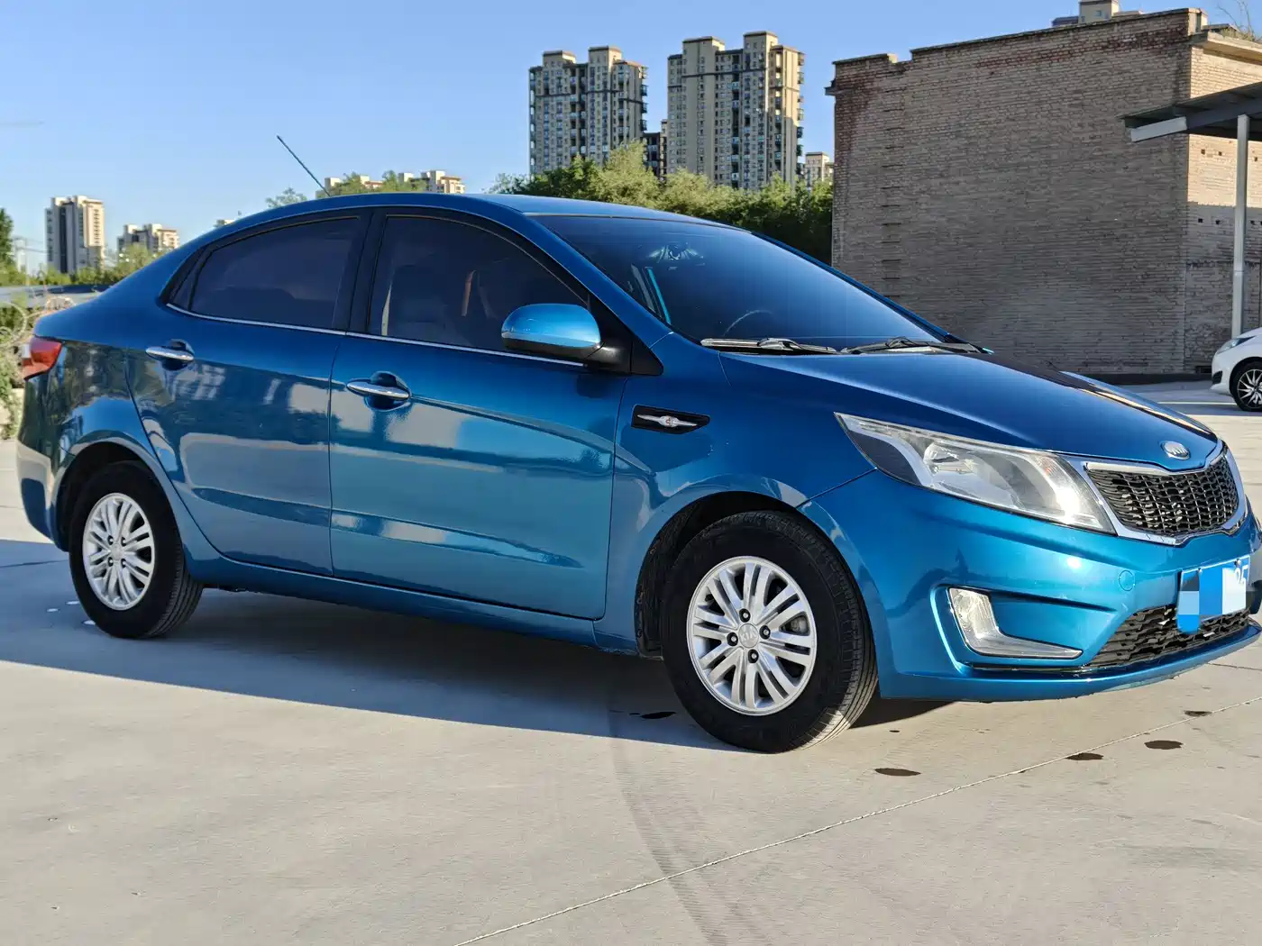 Kia K2 2012 Sedan 1.4L AT GLS Commemorative Edition фото 3