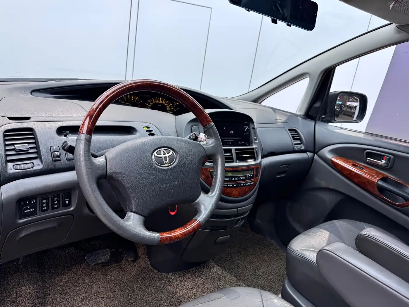 Toyota Previa 2004 2.4L AT фото 8