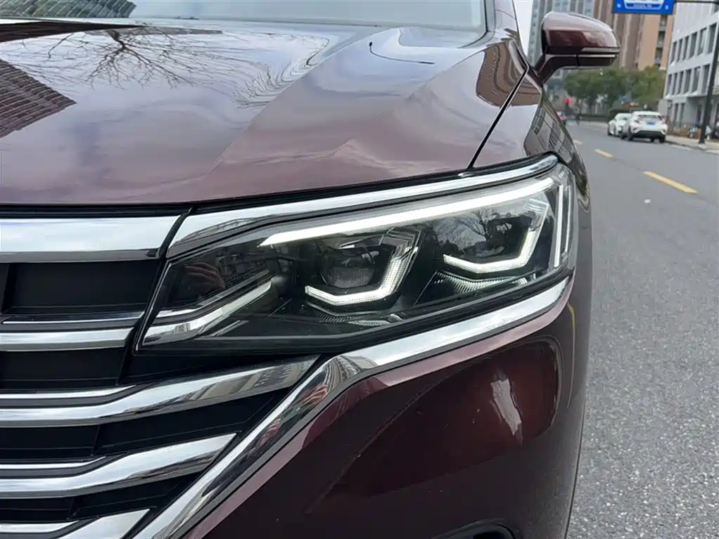 Volkswagen Viloran 2020 380TSI Premium фото 17