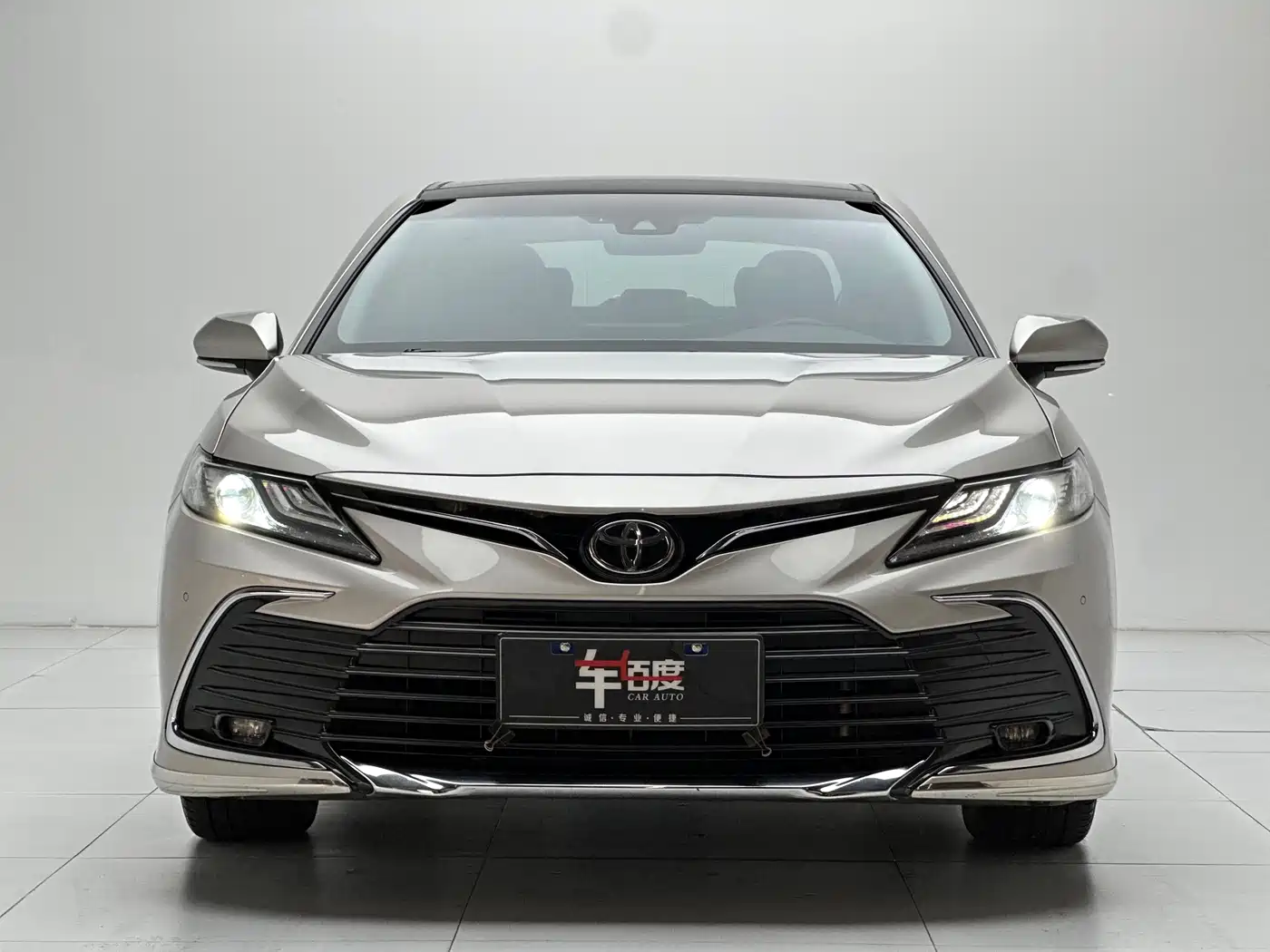 Toyota Camry 2023 2.5G Luxury Edition фото 2
