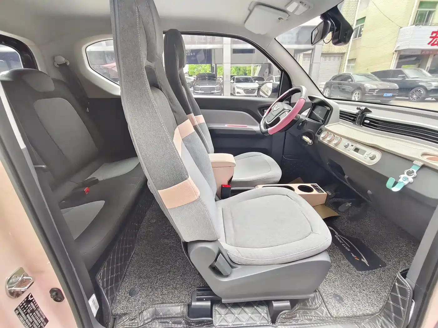 WULING AUTOMOBILE HONGGUANG MINIEV
