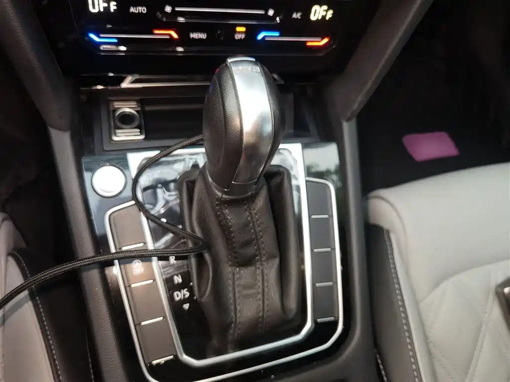 Volkswagen Magotan 2023 2 Million Units Anniversary Edition 330TSI DSG Leading Type фото 7