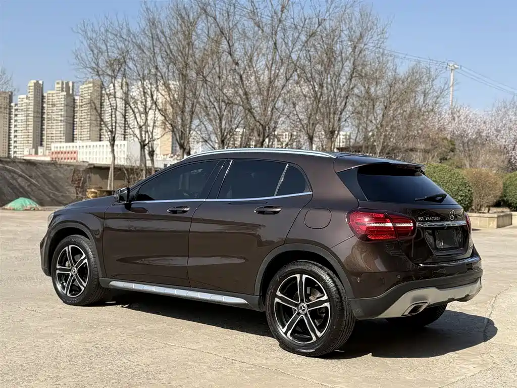 Mercedes-Benz GLA 2018 GLA 200 Fashion фото 16