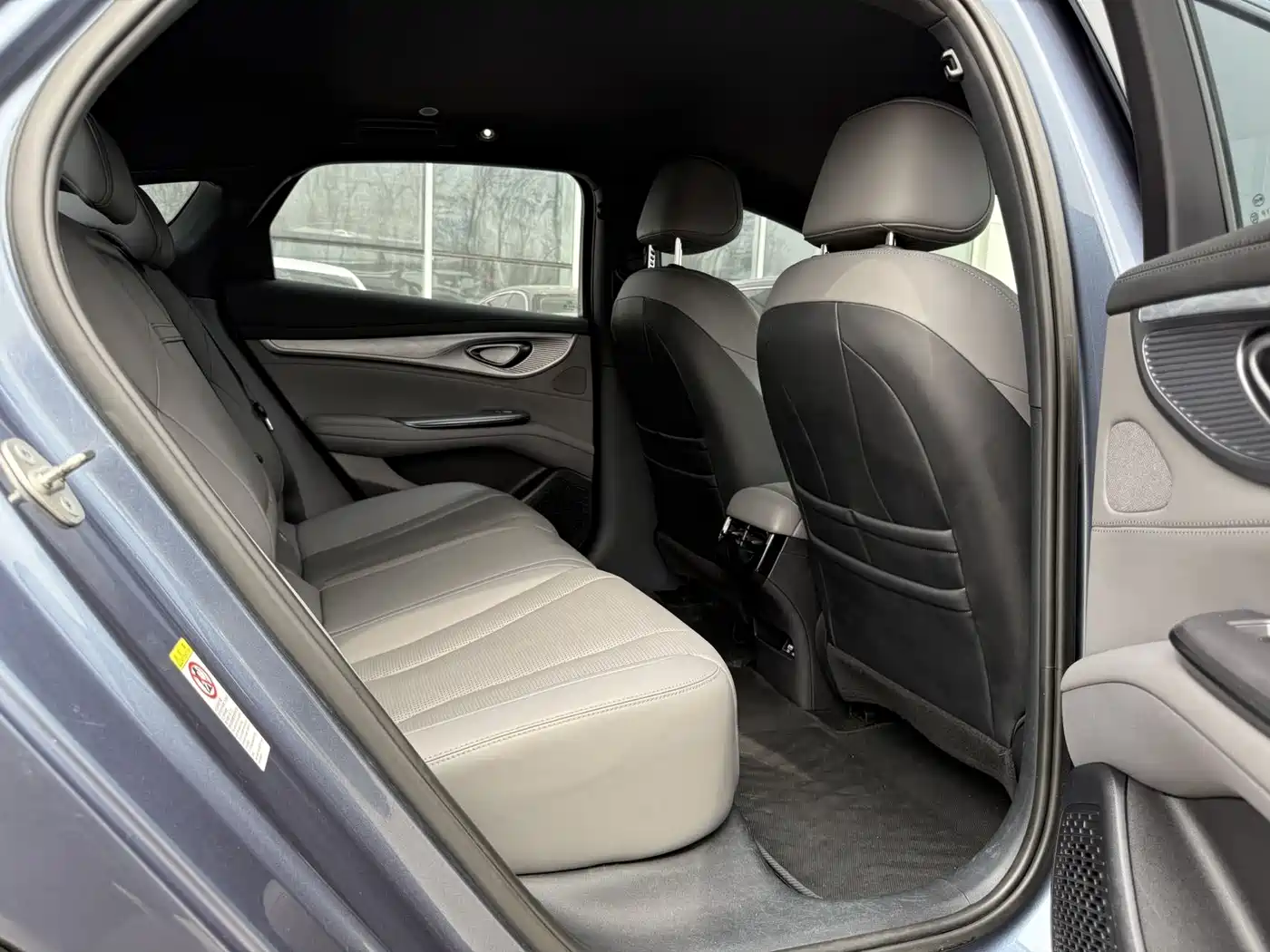 BYD Seal 2024 Glory Edition DM-i 1.5L 121km Elite фото 12