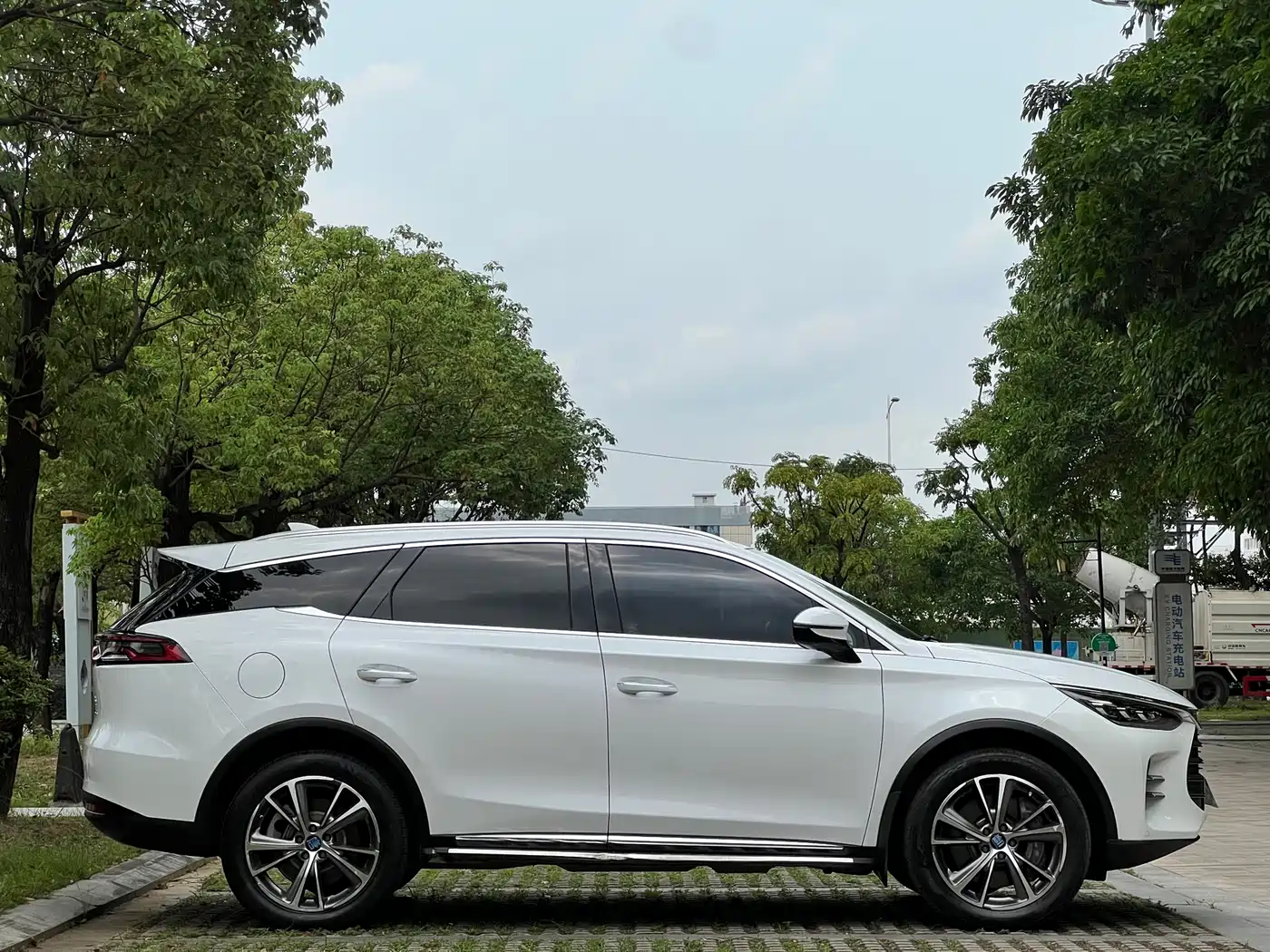 BYD Tang New Energy 2019 DM 2.0T AWD Intelligent Sharing Creation 7-seater China VI фото 8