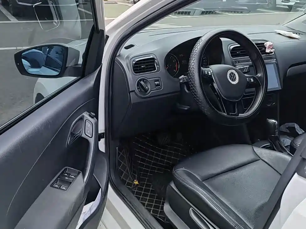 Volkswagen Polo 2018 1.5L Auto Safe Drive фото 6