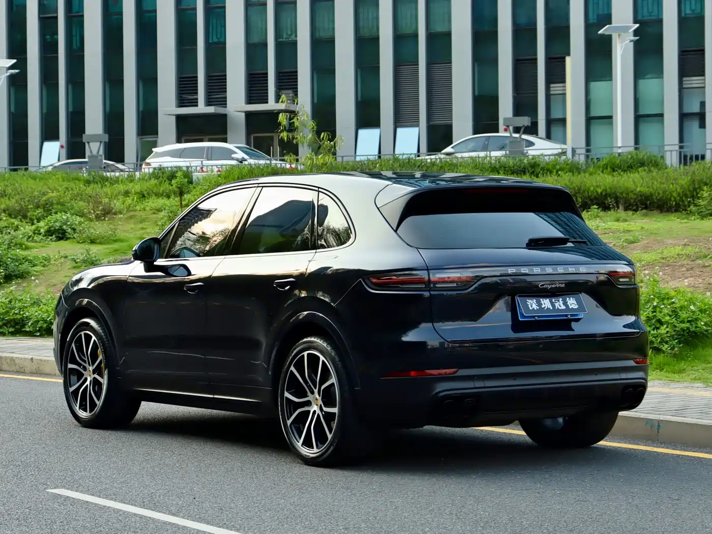 Porsche Cayenne 2023 Cayenne 3.0T Platinum Edition фото 15