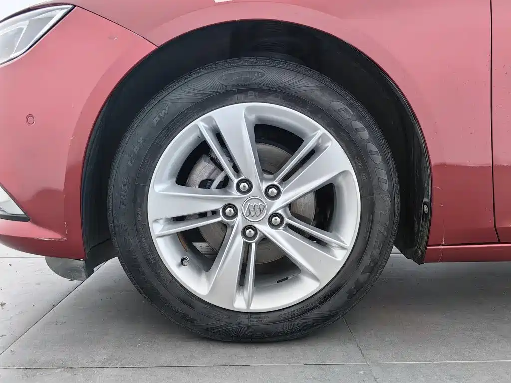 Фото 17 - Buick Regal