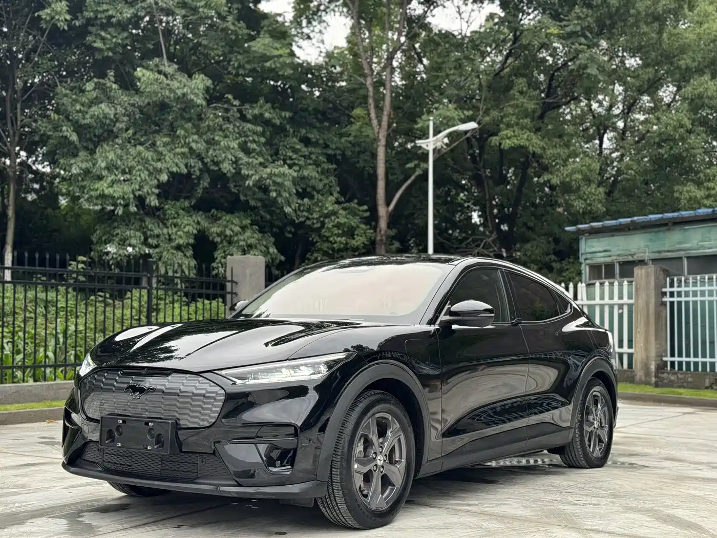 Ford Mustang Mach-E 2021 Leap World RWD (Standard Range)