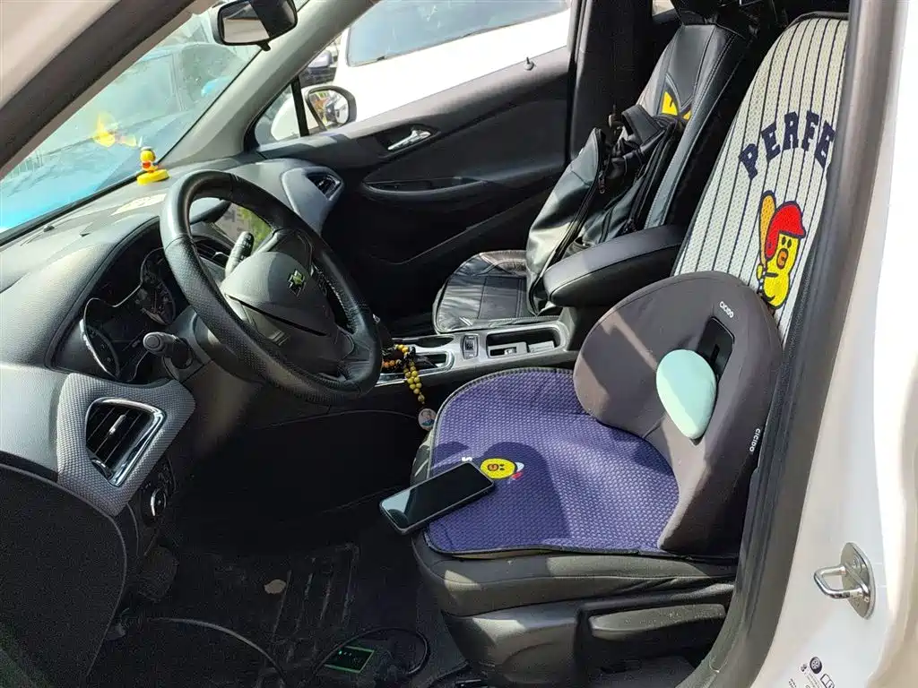 Chevrolet Cruze 2017 1.5L Hatchback Auto Pioneer Sunroof фото 15
