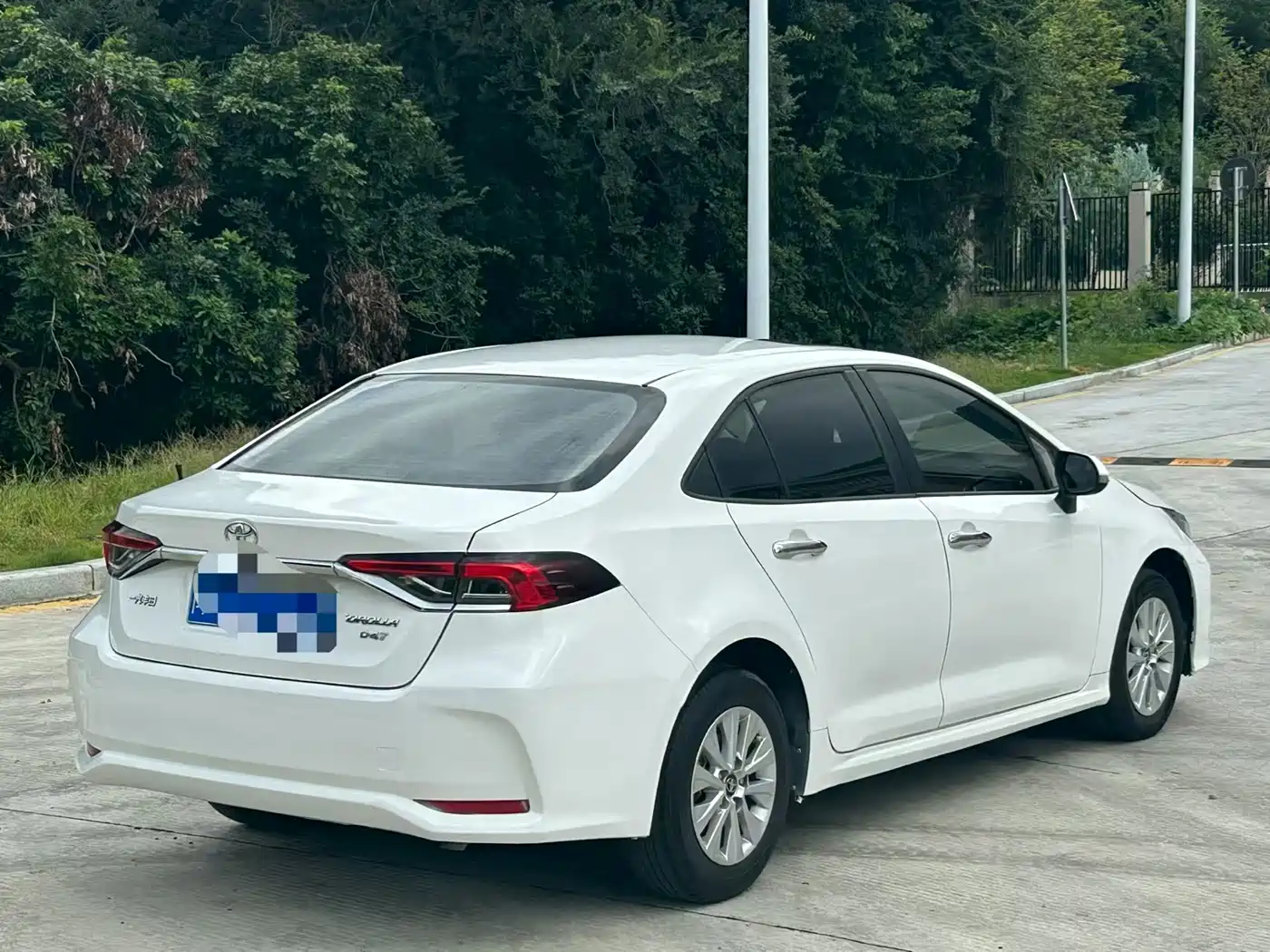 Photo 9 - Toyota Corolla