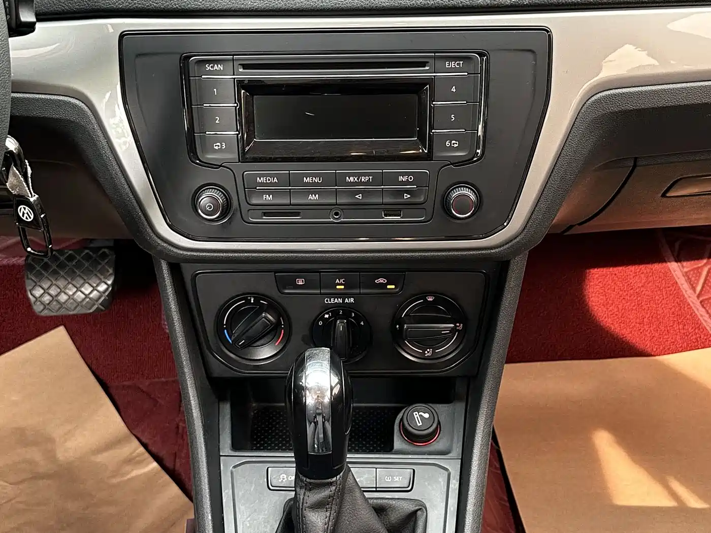 Volkswagen Lavida 2017 1.6L Automatic Trend Edition фото 20