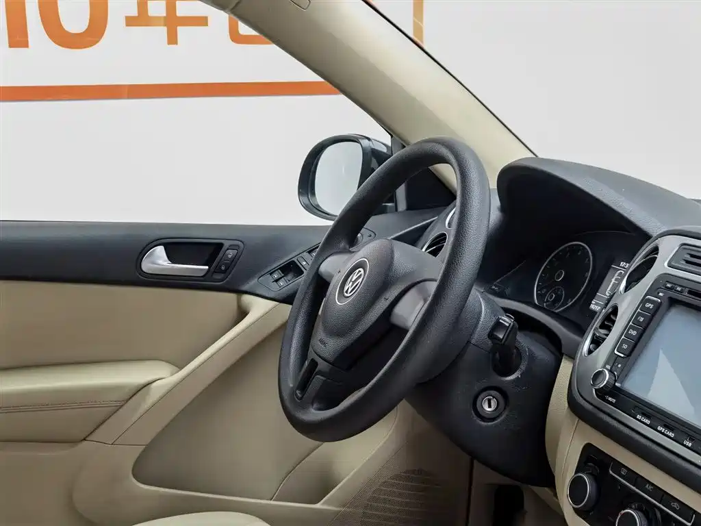 Volkswagen Tiguan 2015 1.8TSI Automatic 2WD Trendline фото 22