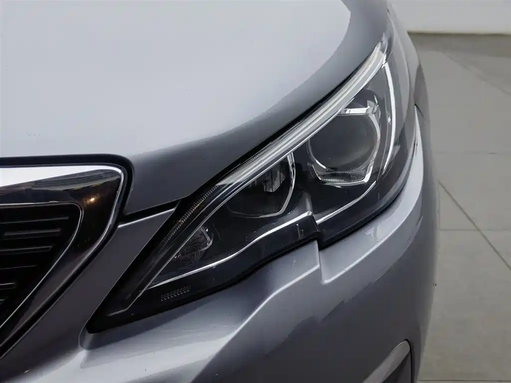 Peugeot 308 2018 1.6L Auto Luxury Edition фото 7