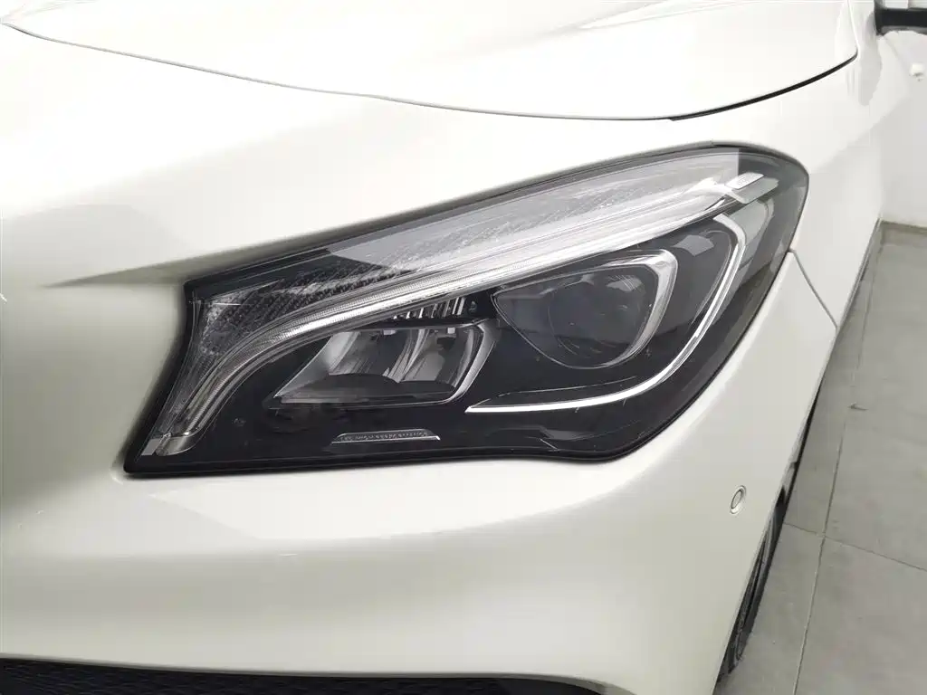 Mercedes-Benz CLA (Import) 2016 Facelift CLA 200 Style фото 7