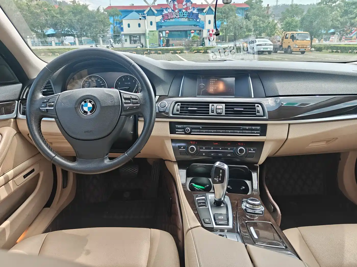 BMW 5 Series 2014 525Li Leading фото 9