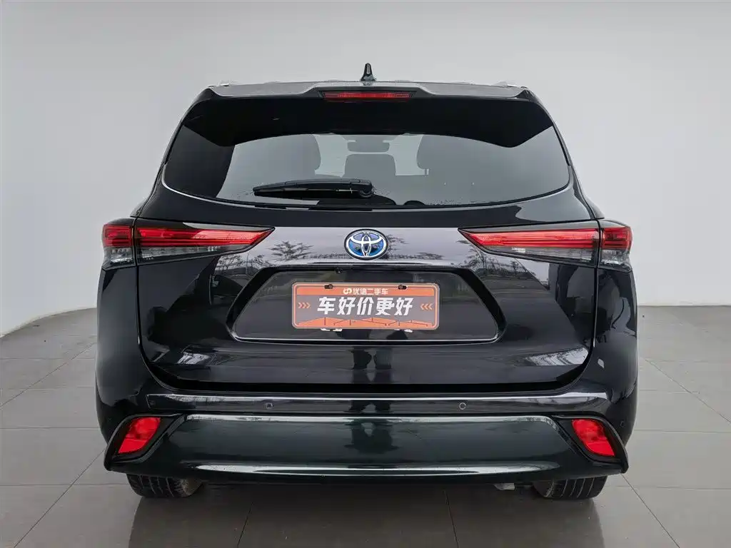 TOYOTA HIGHLANDER