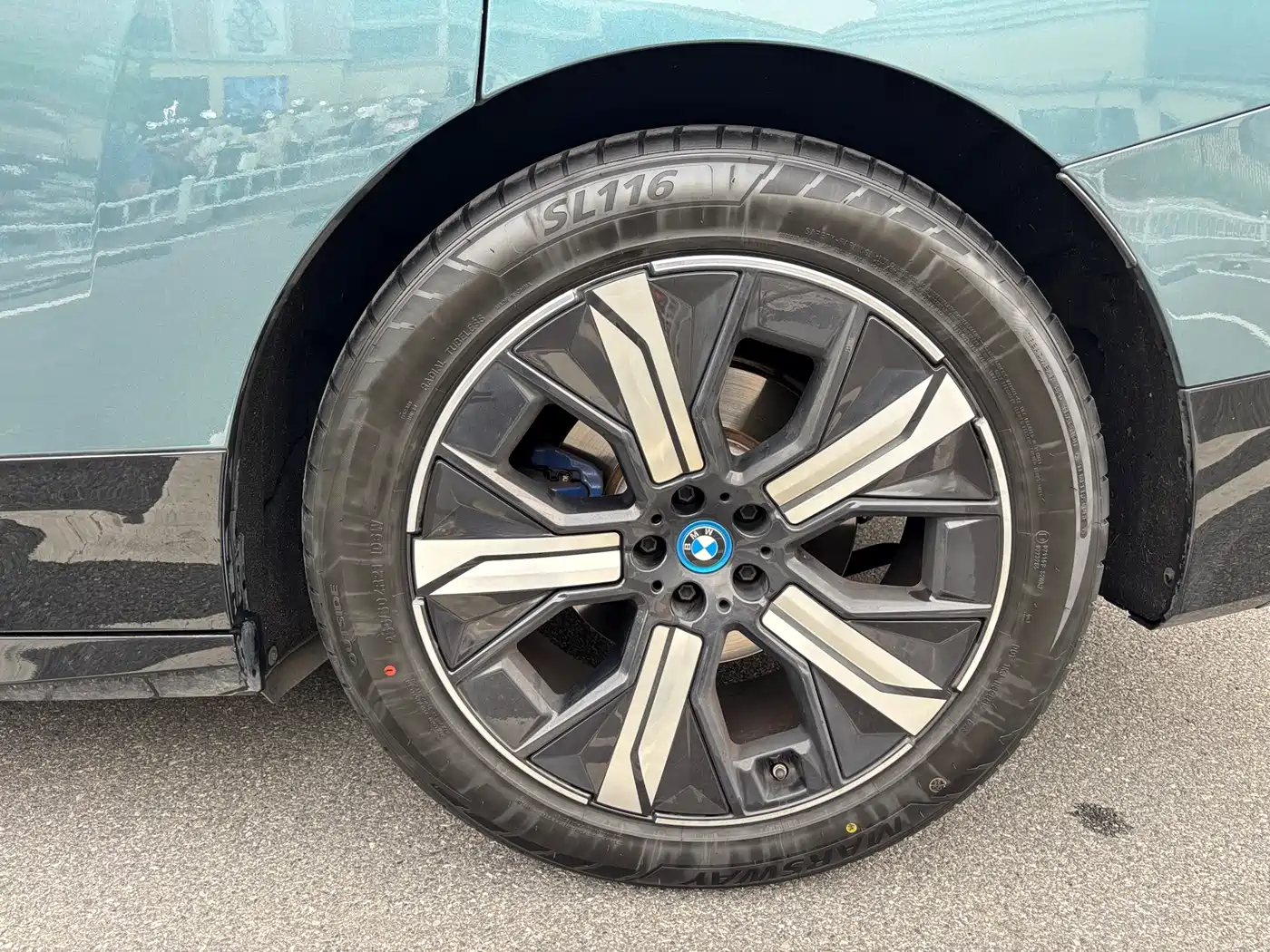BMW iX 2022 xDrive40 фото 5