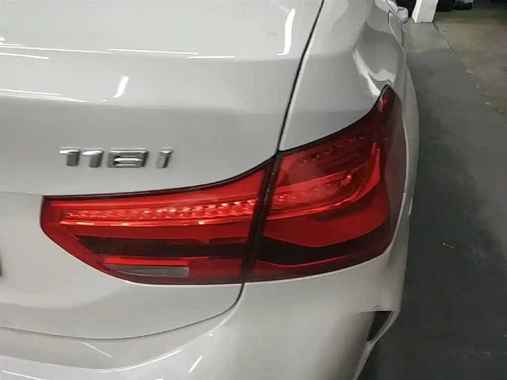 BMW 1 Series 2019 118i M Sport Package фото 8