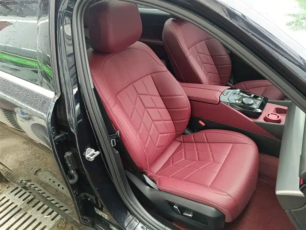 BMW 5 Series 2024 525Li M Sport Package фото 25