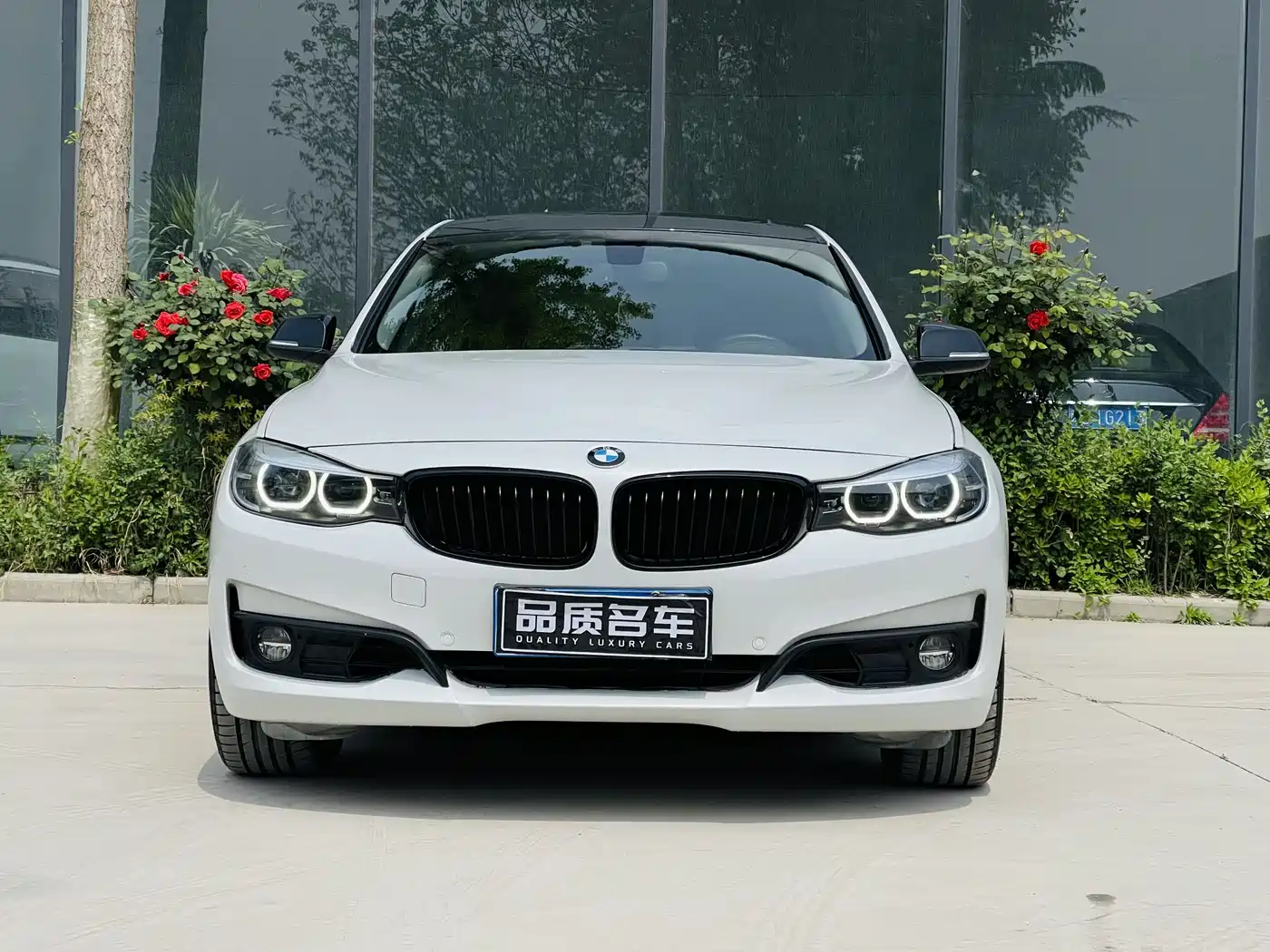 BMW 3 Series GT 2019 320i Fashion Model фото 3