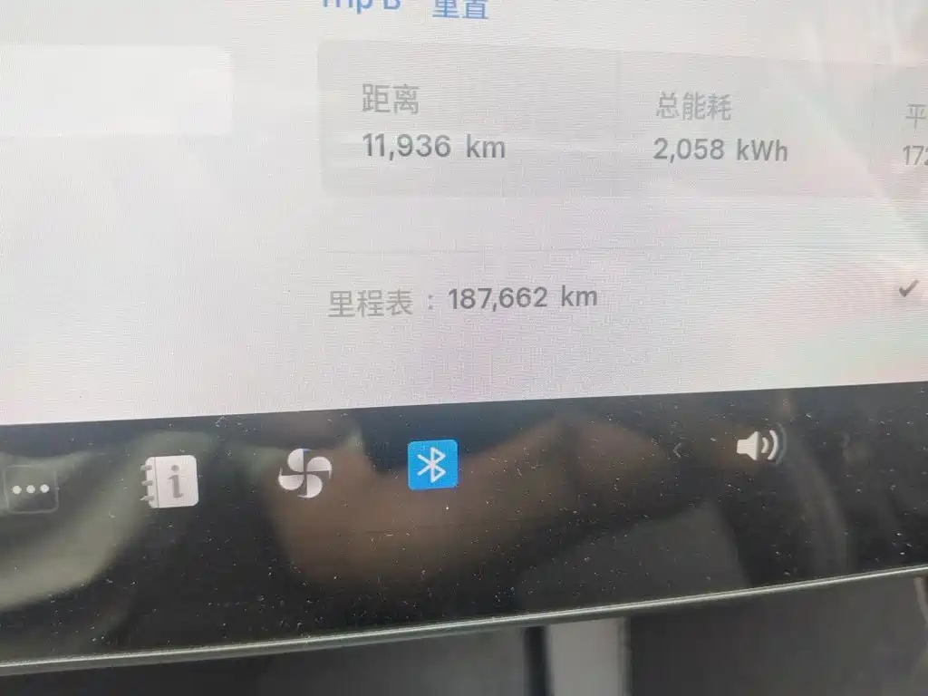 Фото 5 - Tesla Model 3