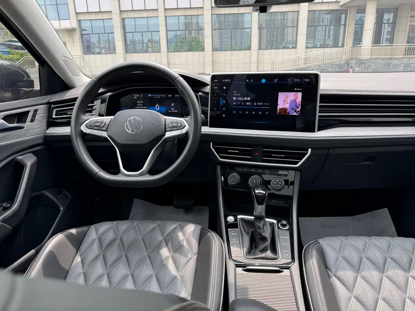 Volkswagen Sagitar 2023 300TSI DSG Excellence Edition фото 6