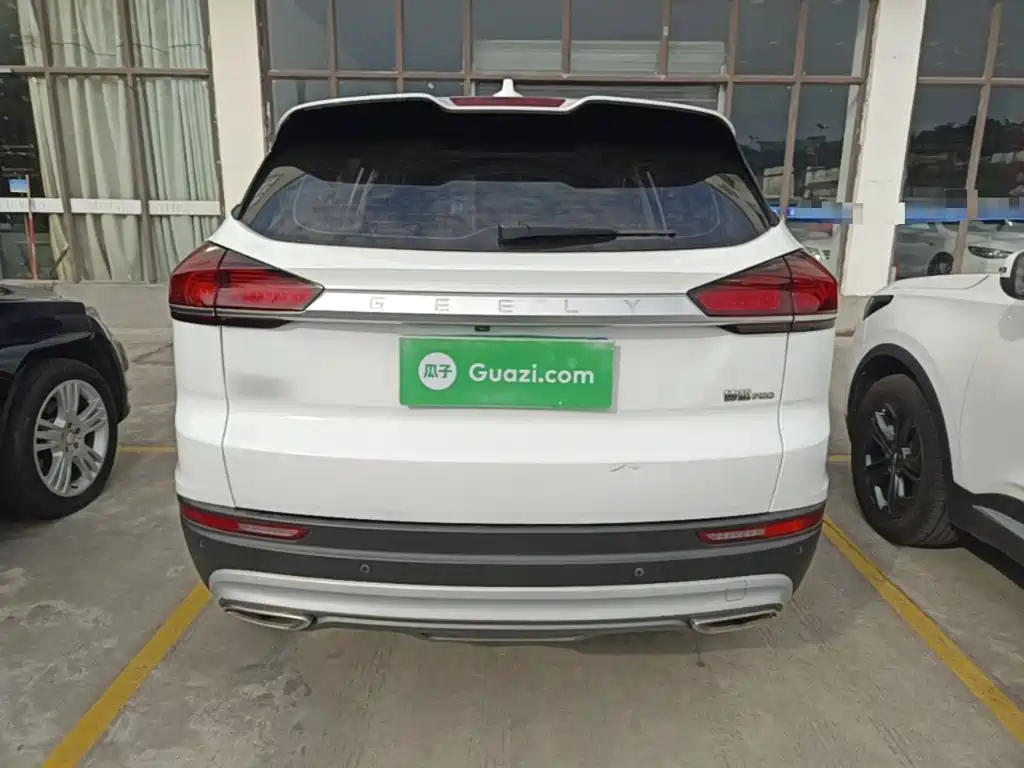 Фото 6 - Geely Atlas