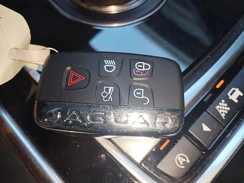 Jaguar XE 2017 2015 2.0T 200PS R-Sport