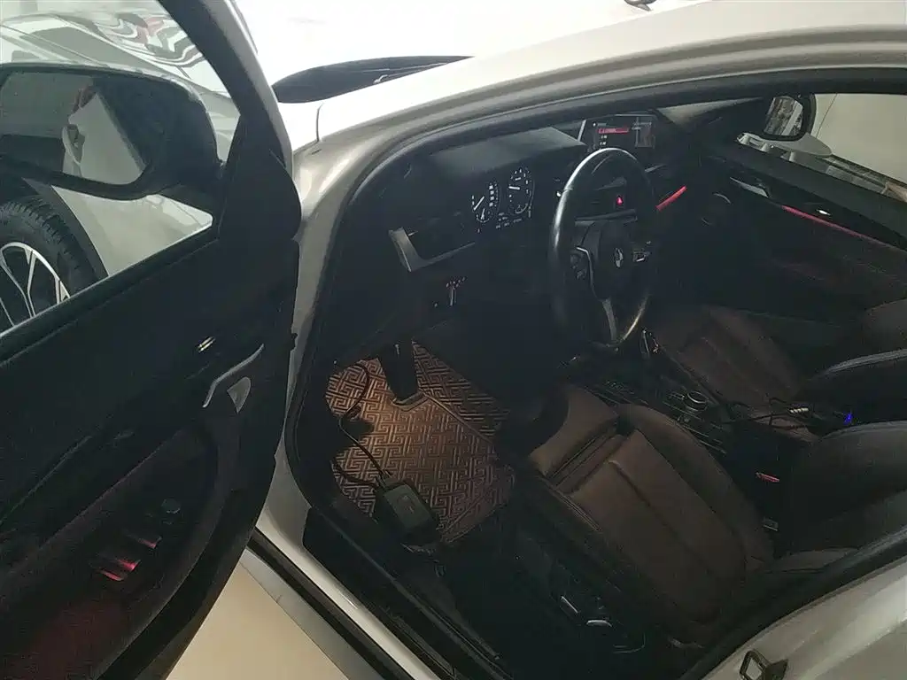 BMW X1 2022 sDrive25Li Leading фото 16