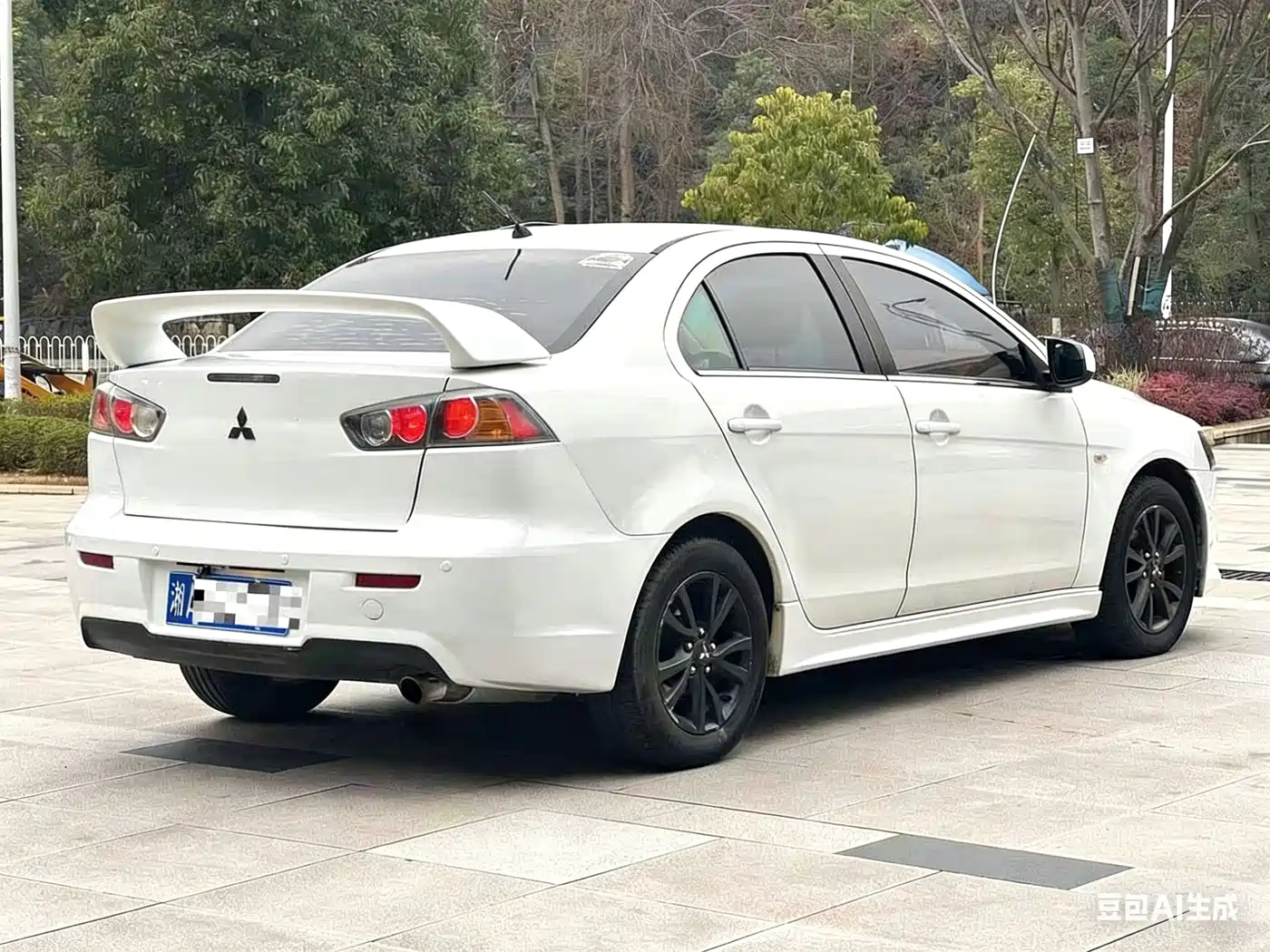 Mitsubishi Lancer EX 2013 ZhiShang Edition 1.8L CVT Luxury фото 6
