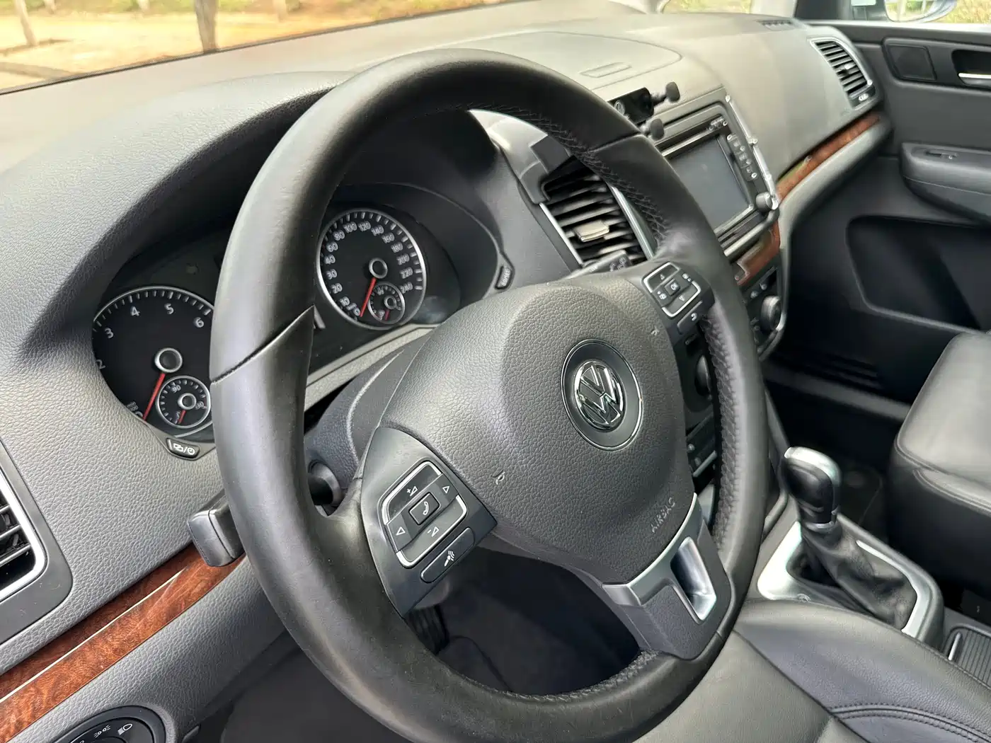 Volkswagen Sharan 2014 2.0TSI Comfort фото 17
