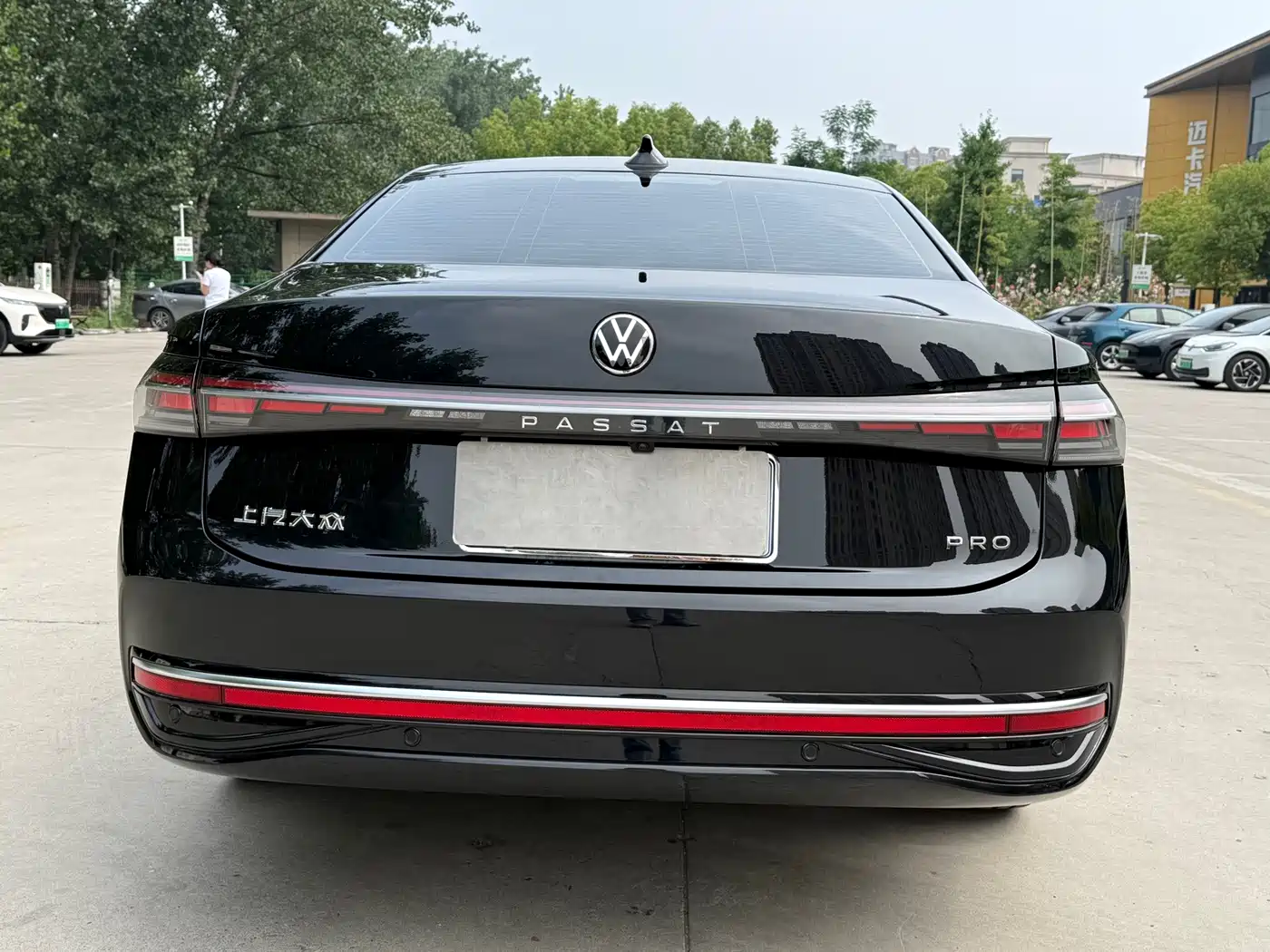 Volkswagen Passat 2025 2025 Pro 380TSI Dragon Glory Edition