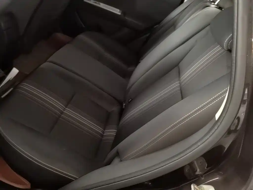 Dongfeng Aeolus Dongfeng Fengshen AX3 2017 2016 1.5L Automatic Cool Style