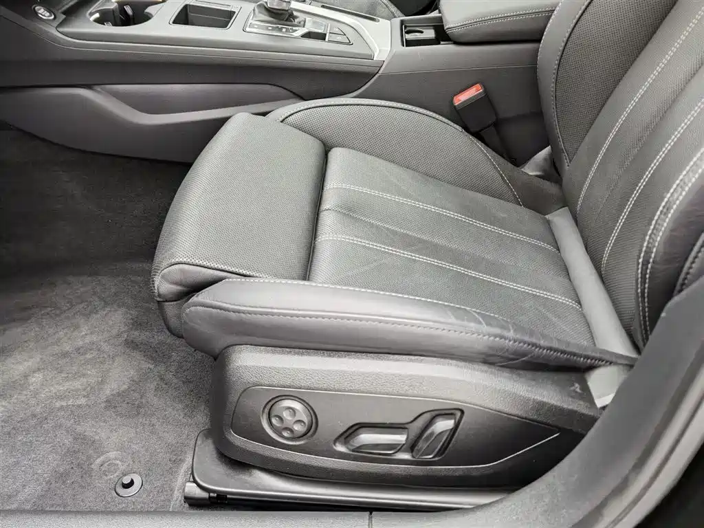 Audi A4L 2020 40 TFSI Fashion Dynamic Edition фото 20